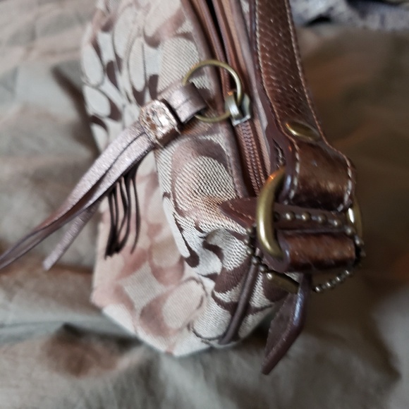 Coach Logo Baguette - Picture 6 of 6